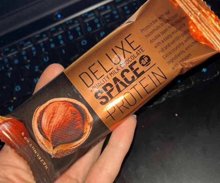 Fotografie - Deluxe Hazelnut + Quality Milk chocolate Space Protein