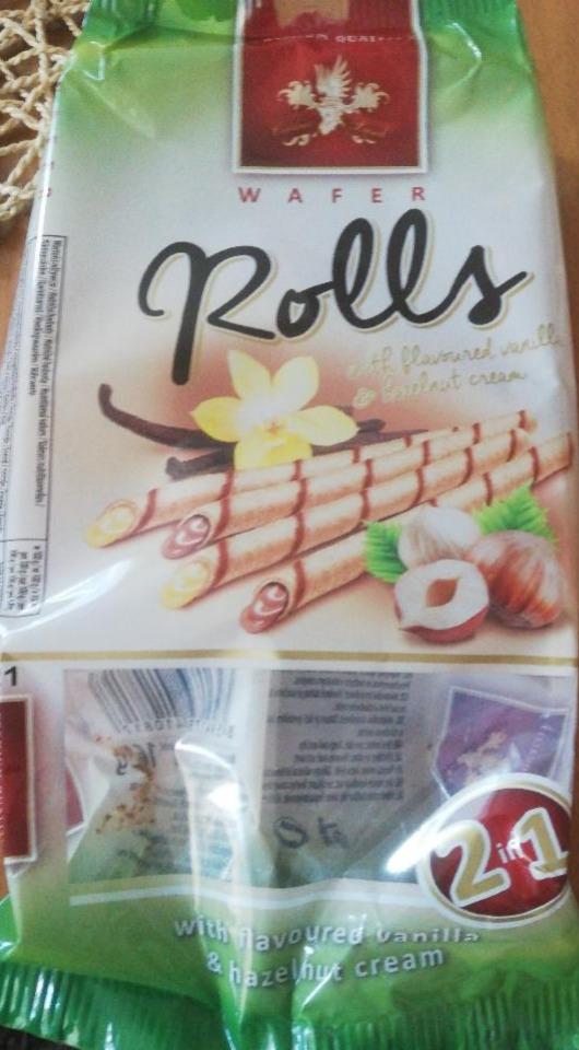 Fotografie - Wafer rolls with flavoured vanilla & hazelnut cream