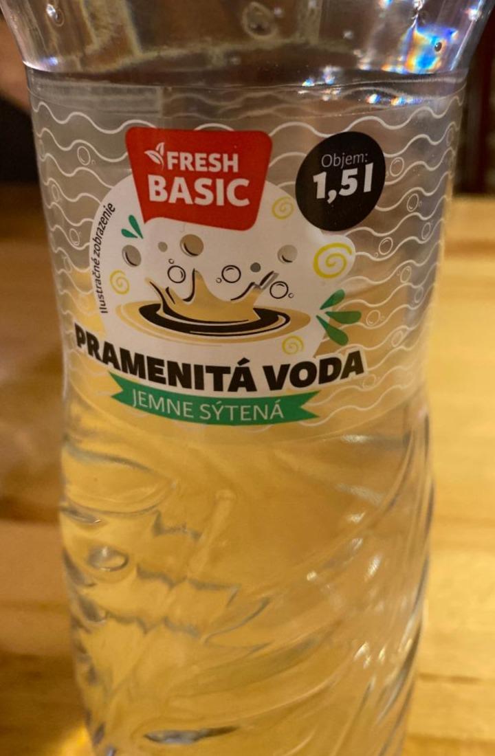 Fotografie - Pramenitá voda Jemne sýtená Fresh Basic