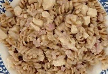 Kuřecí prsa se slaninou a balkánským sýrem